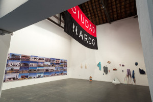 A partir da esquerda, obras de Teresa Margolles Leonardo Herrera, Amanda Copstein e Manoel Manoel