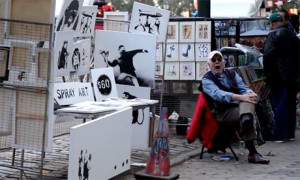 Banksy sells original work for just $60 in Central Park Â– video